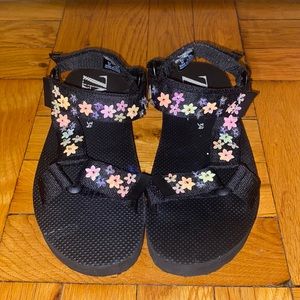 🩴Zara Girl Sandal Black w/Metallic Flower Detail